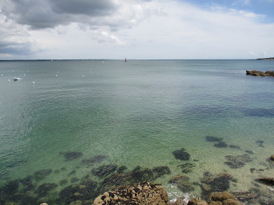 海边的岩石海岸