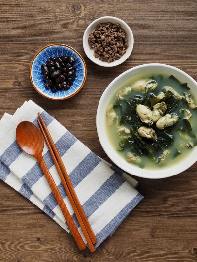 韩国美食牡蛎紫菜汤，美炖锅