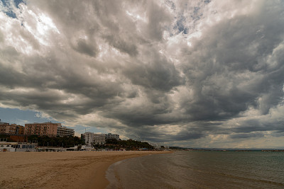Termoli。美妙的海滨视图。