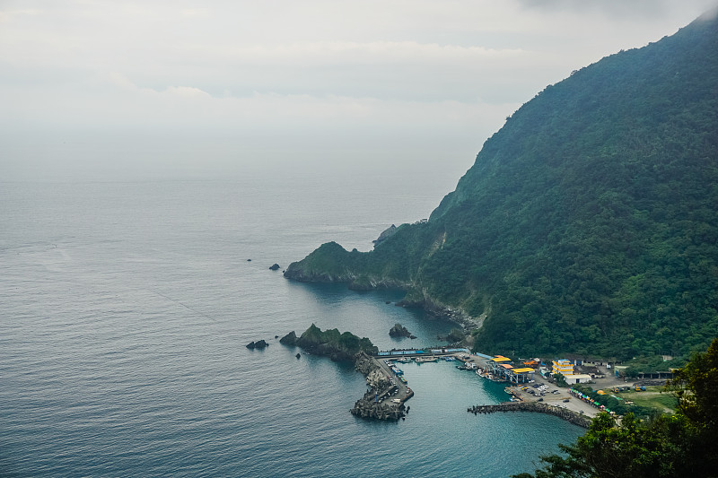 台湾东海岸太平洋附近美丽的悬崖景观