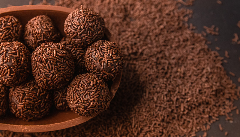 巧克力复活节彩蛋，brigadeiro (brigadiiro)