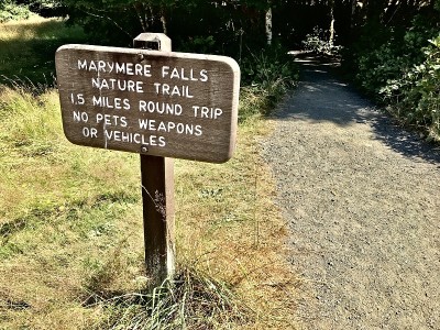 Marymere falls trailhead标志