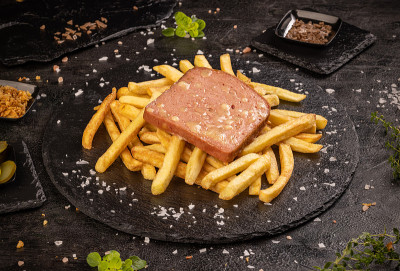烤面包或肉块加奶酪