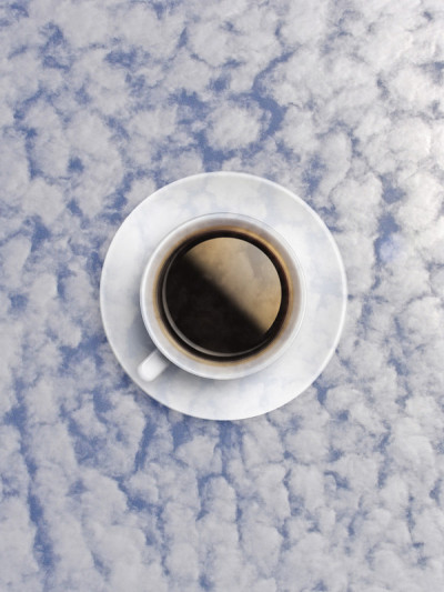 咖啡杯和天空