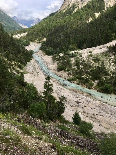 伊萨尔河的泉水