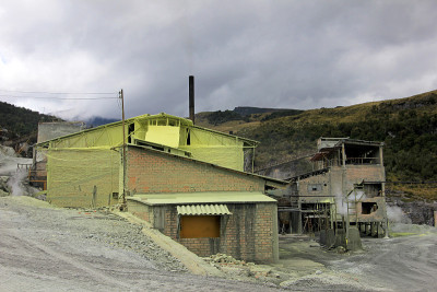 哥伦比亚波帕扬附近的普雷斯火山硫磺矿和采矿工业