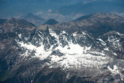 空中飞行景观喜马拉雅山。