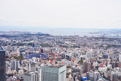 从一座高层建筑看横滨市