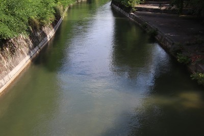 河