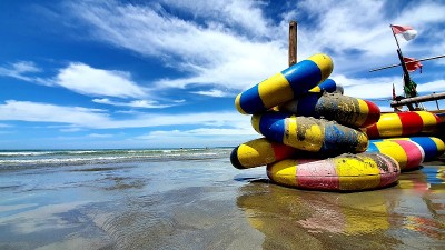 游泳浮标轮胎