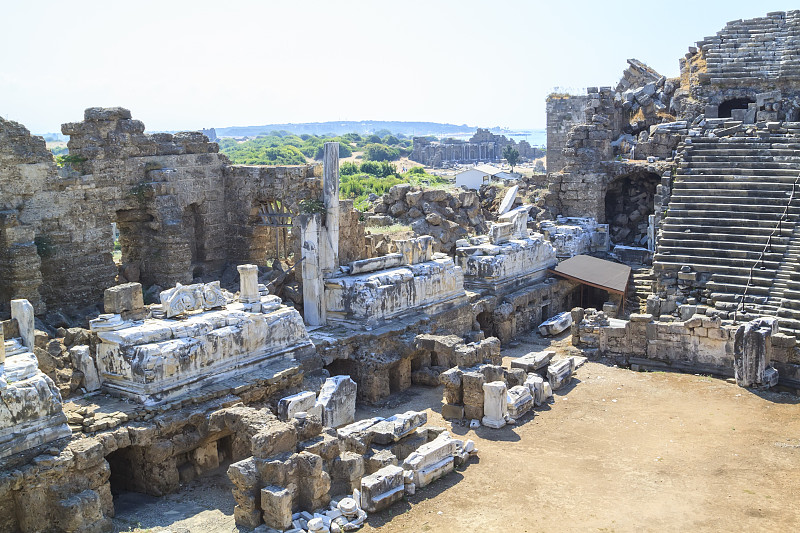 土耳其赛德的古代圆形剧场遗址