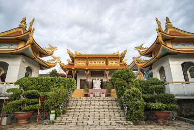 在潘锡特市的Poshanu或Po Sahu Inu Cham塔附近的Buu Son佛教寺庙