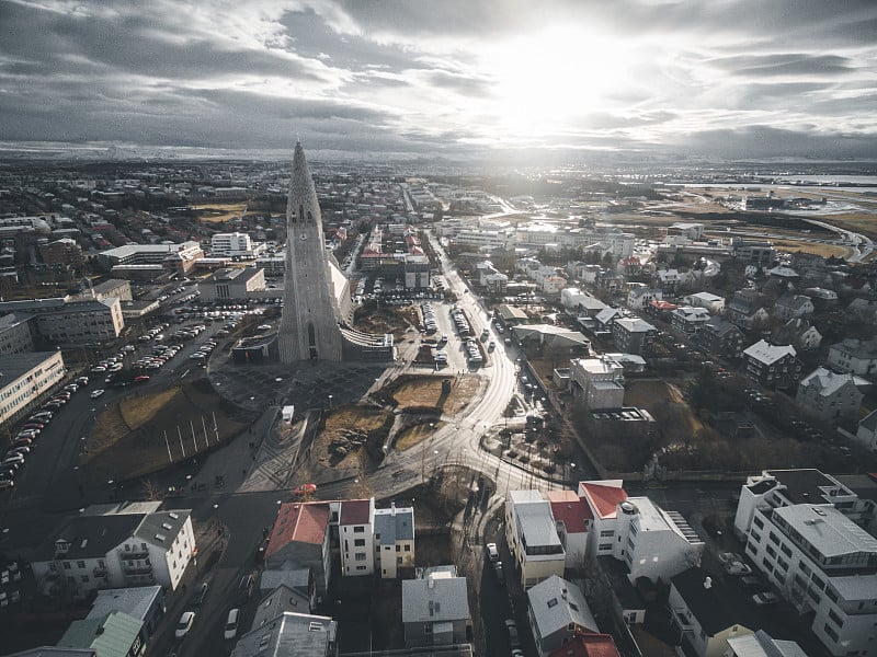 从空中俯瞰雷克雅未克- hallgrímskirkja教堂