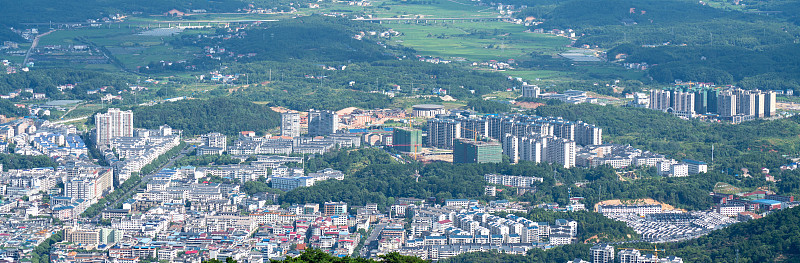 南岳镇景色。