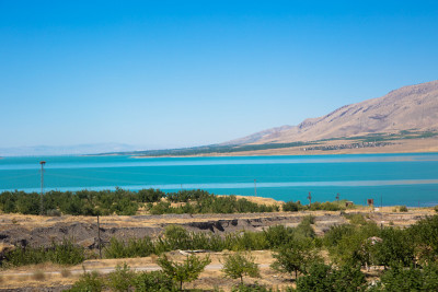 以拉齐格的哈扎尔湖(Elazığ)是该地区最重要的自然资产之一。