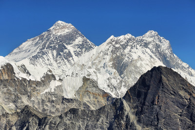 从Gokyo Ri，尼泊尔，可以看到珠穆朗玛峰和Lhotse峰