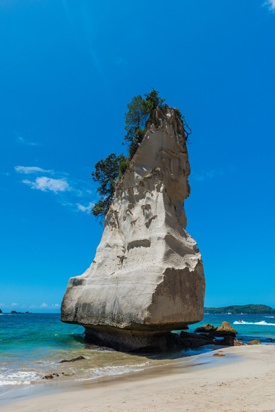 特旺格努伊-阿-黑(大教堂湾)海洋保护区，位于新西兰北岛科罗曼德尔半岛。