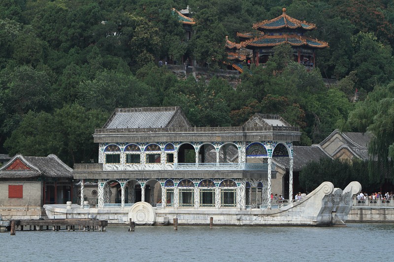 建造在北京夏季宫殿的大理石小船