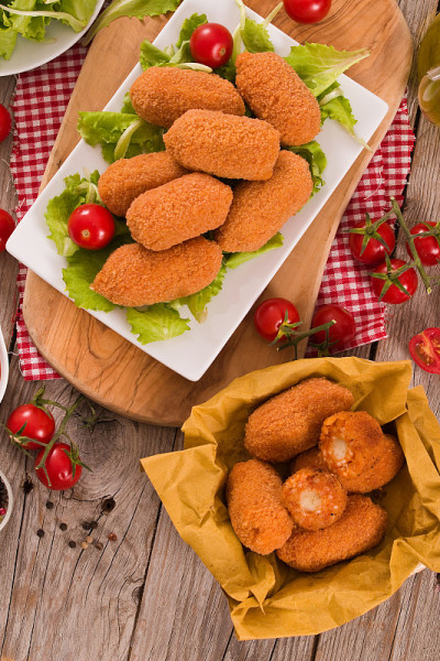 Supplì，意大利炒饭团。