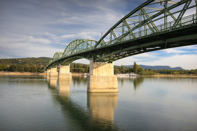 桥Esztergom