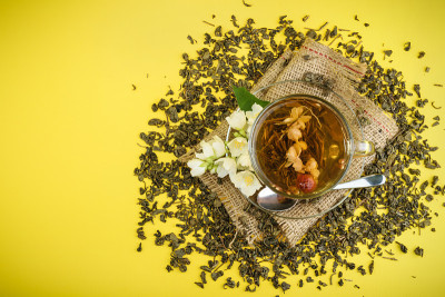 一杯茉莉花茶