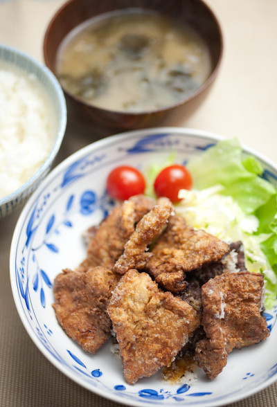 日式油炸腌猪肉。