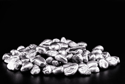 铂金掘金,孤立。在工业中用于合金其它金属的贵金属