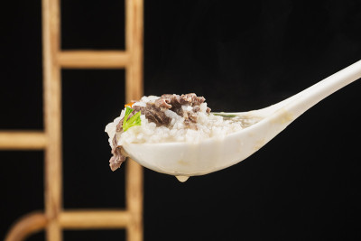 中餐:炖牛肉粥