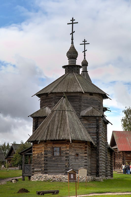 复活教会(Voskresenskaya)。木制建筑博物馆。Suzdal