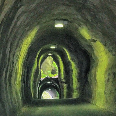 神秘的两层隧道