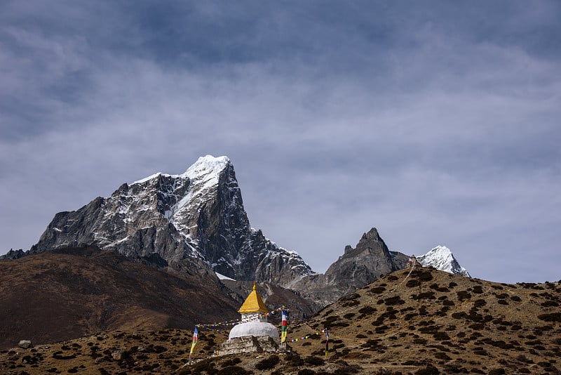 从定伯车村看到的Cholatse山景