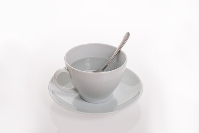 茶匙和一杯液体