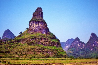 漓江游船，蜗牛山