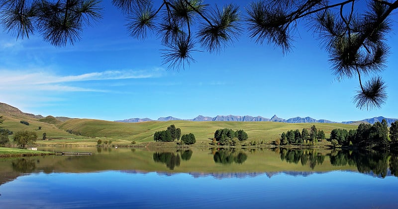 德拉肯斯堡湖景，南非(2)