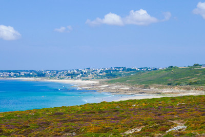 法国布列塔尼海岸线，夏天