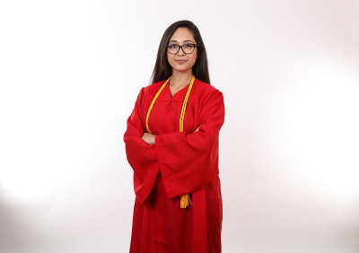 女性毕业肖像