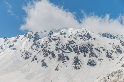 的雪山