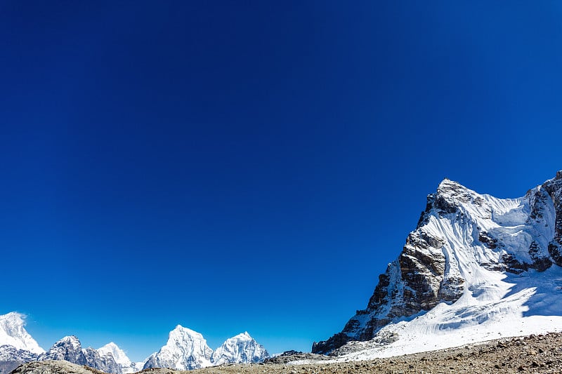 喜马拉雅山的雪山