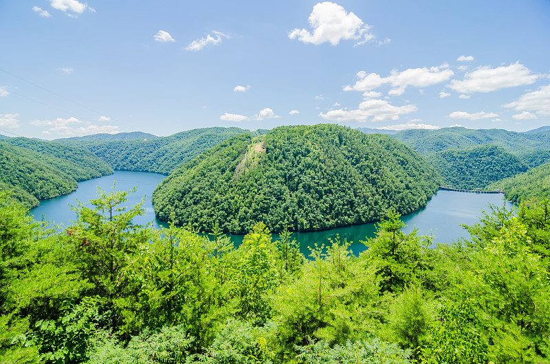 龙尾景区路位于大烟山