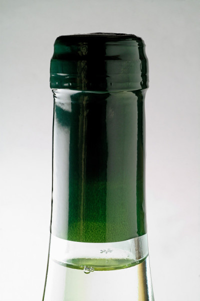 白葡萄酒酒瓶特写