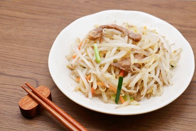 炒豆芽，炒青菜