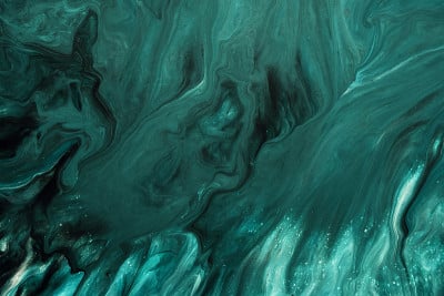 流体艺术。液体翠绿色抽象水滴和波浪。大理石效果的背景或纹理