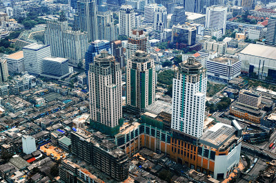 鸟瞰图曼谷现代办公大楼，公寓在曼谷市，曼谷，泰国