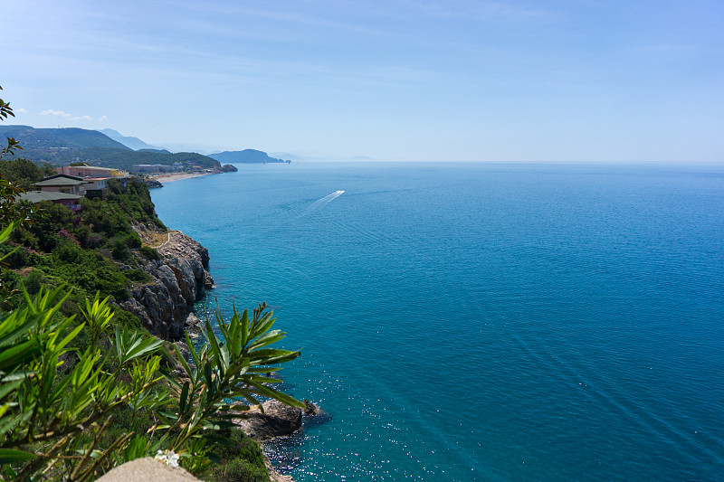 晴天无风海景