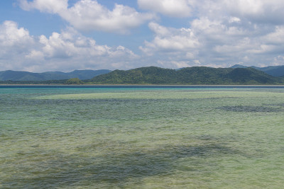 从久崎海岸看Iriomote岛(小浜岛/小浜岛，冲绳)