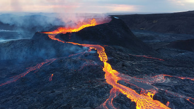 火山喷发的鸟瞰图，fagradalsjall火山，冰岛
