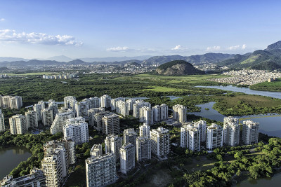 现代巴西城市Barra da Tijuca鸟瞰图