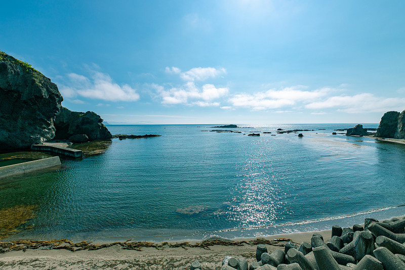 北海道夏日美丽的海岸风光。