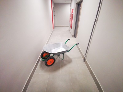 手推车手推车住宅楼