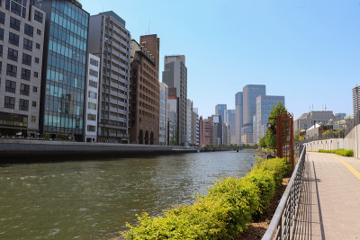 日本大阪中之岛鸟窝利河畔的风景